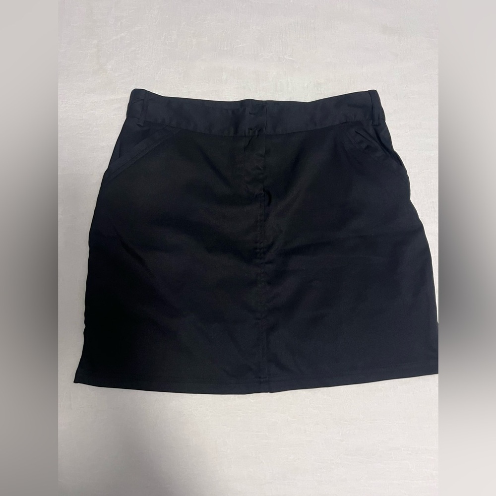 Black skort